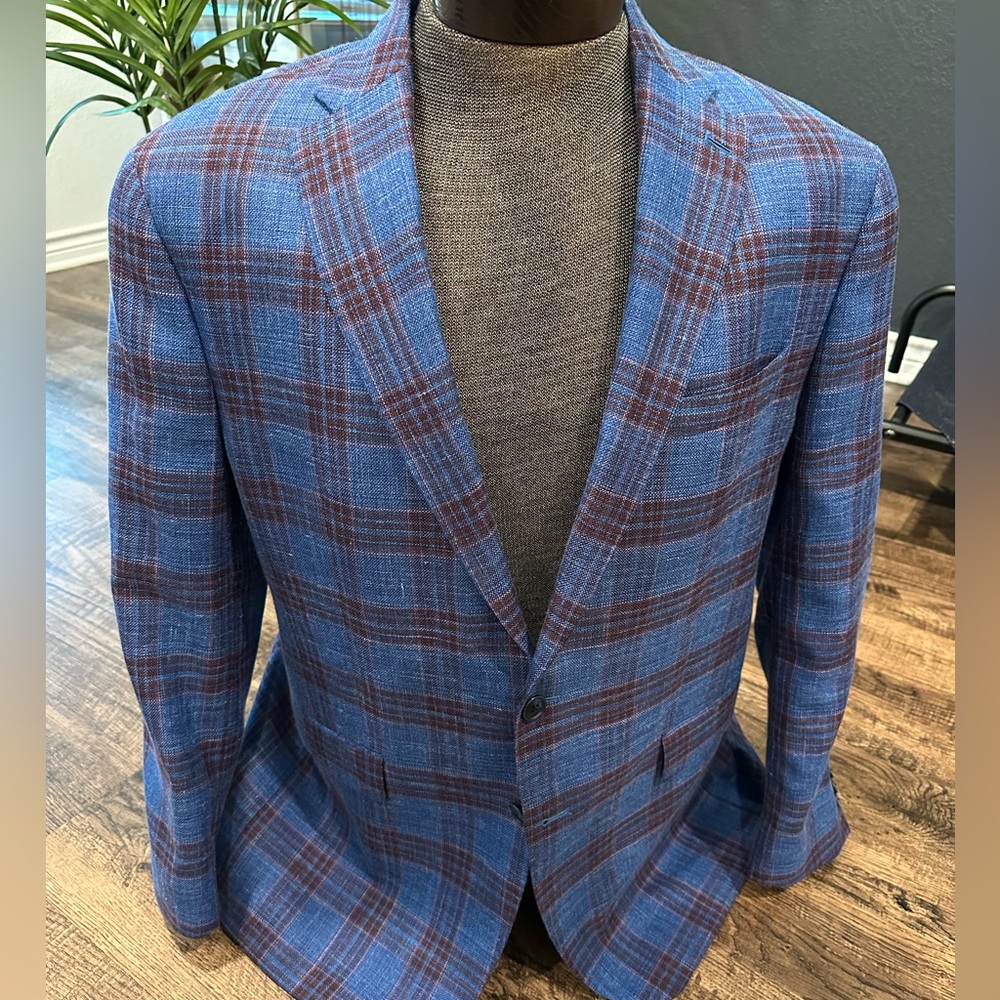 TailoRED sport coat. 44R